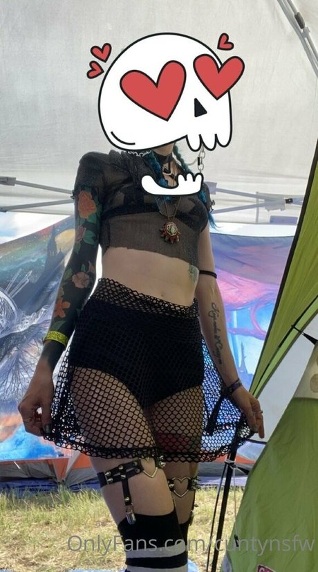 cuntynsfw top model picture