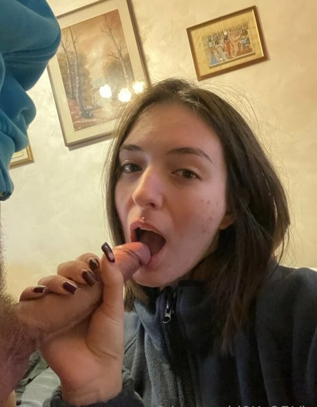 crissyworld0k exclusive model images