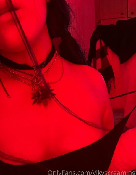 vikyscreaming sexy actress pics