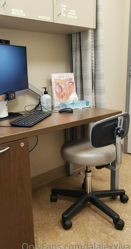 lalalexxiva pretty pornstar photos