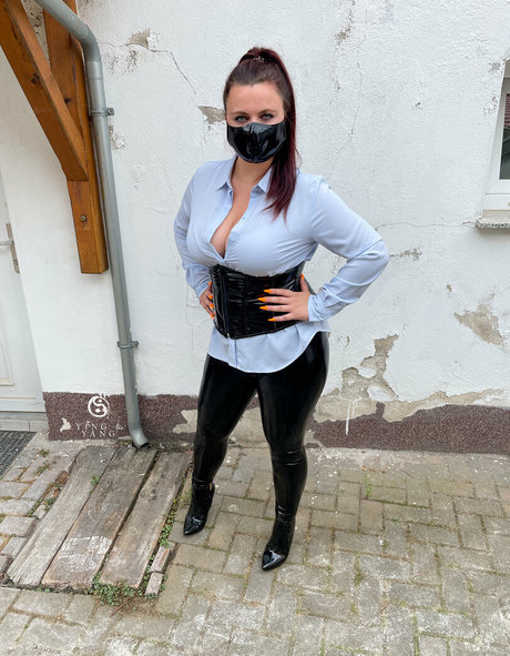 shemale masturbation onlyfans porn galleries