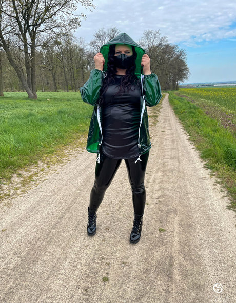 girl onlyfans hot image