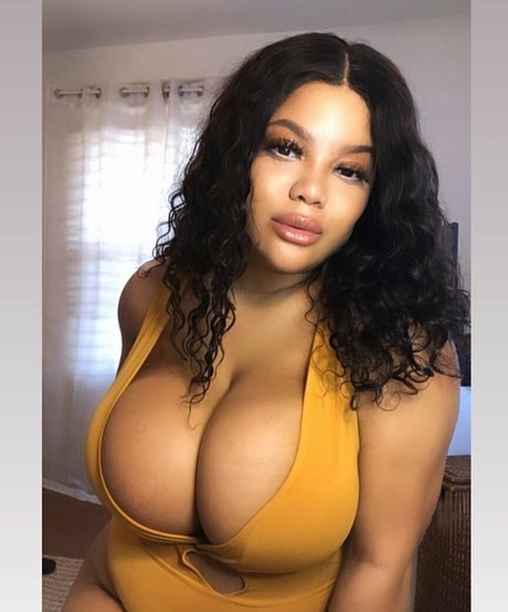 Gabrielle Logan beautiful model pictures