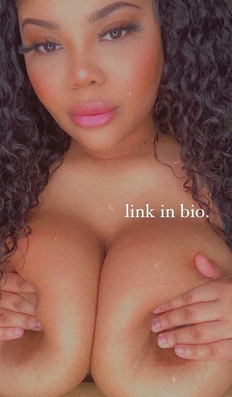 Gabrielle Logan xxx model image