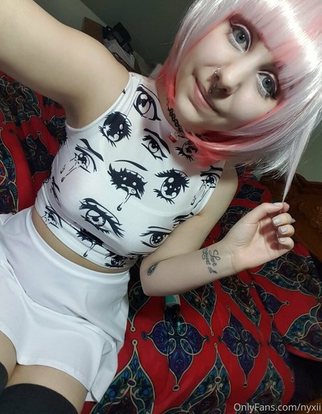 Nyxii naked pornstar pic