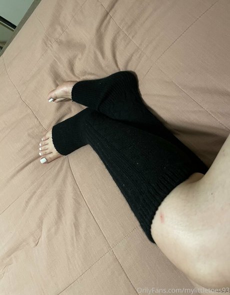 mylittletoes93 sexy model picture