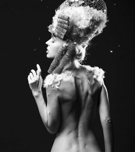 leona now high quality model images