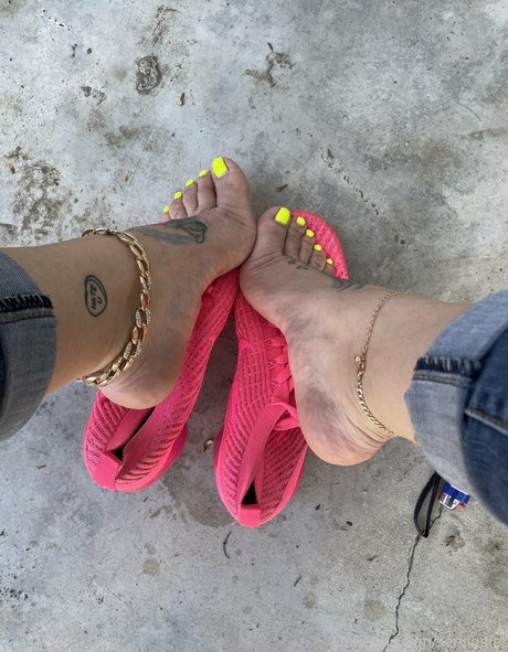 servingfet star naked picture