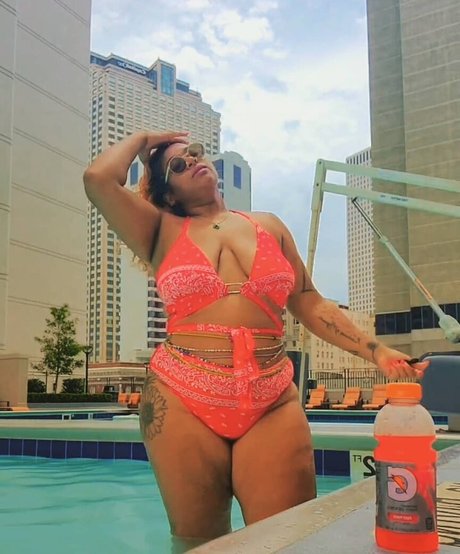 TheeChinaWhite star galleries