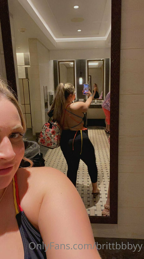 brittbbbyy naked model photos