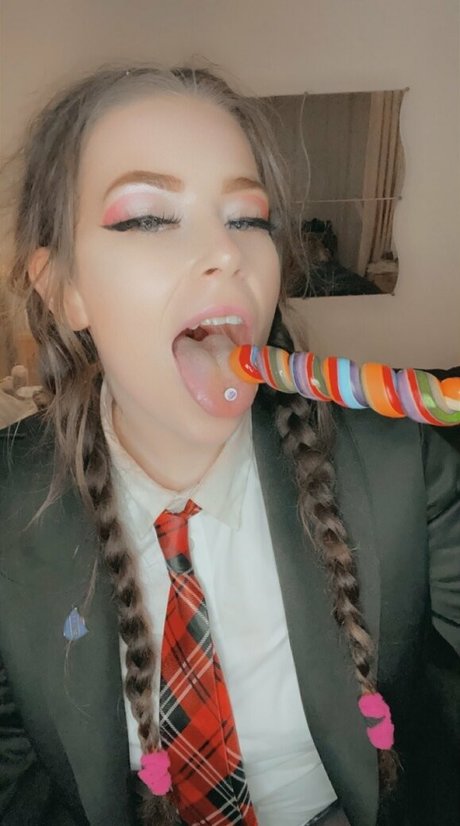 ameliaskye star top photo