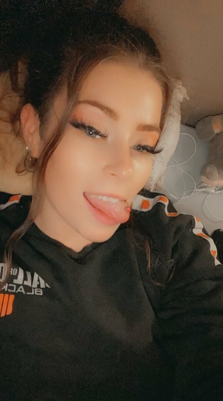 ameliaskye nude pornstar pics