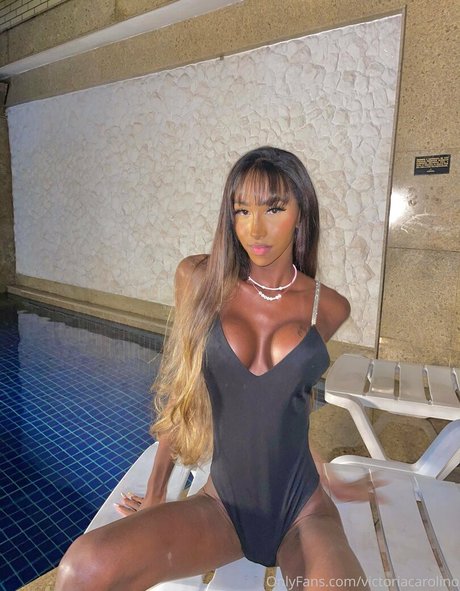 victoriacarolino model naked galleries