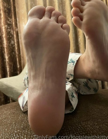 footsiewithkitty beautiful pornstar img