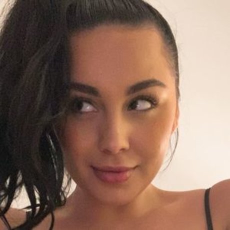 Victoria Roseq Images