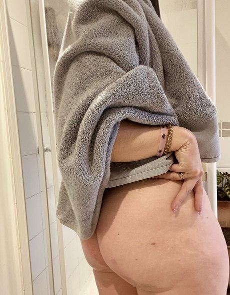 thylasaur adult star picture