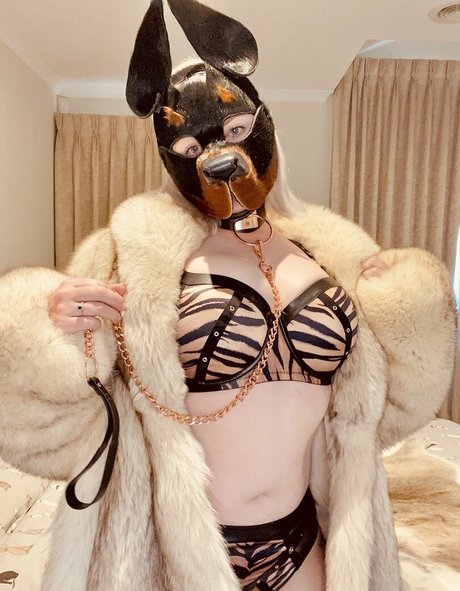 thylasaur free actress photos