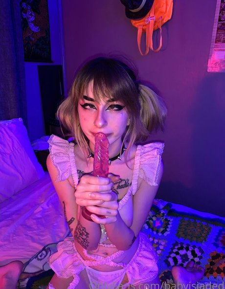 busty mom onlyfans nudes photos