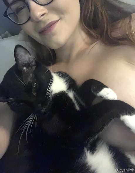 lucyshilohcam star adult pictures