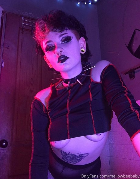 18 asian onlyfans hd image