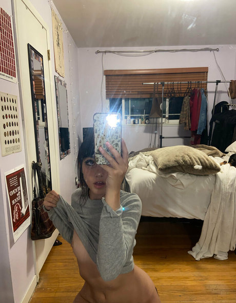 delilahraige model perfect pic