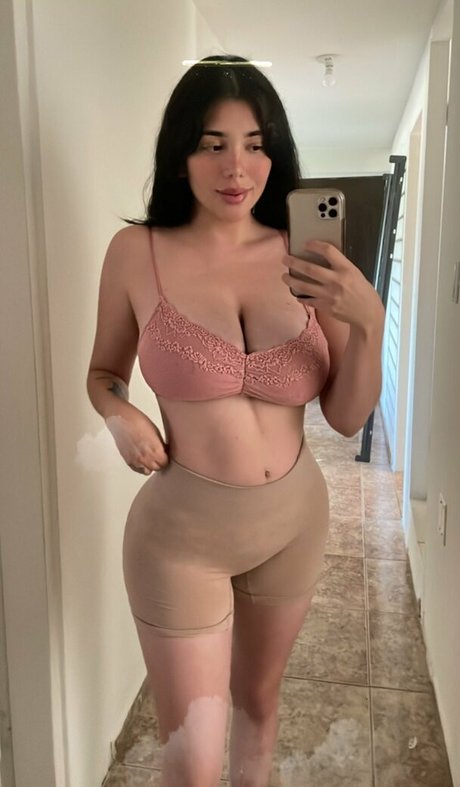 Miamorlozano model sexy img