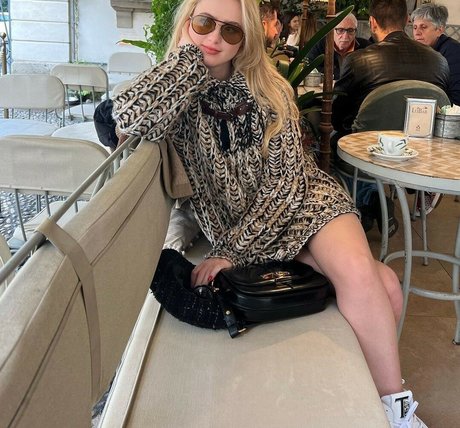 Kathryn Newton naked actress image