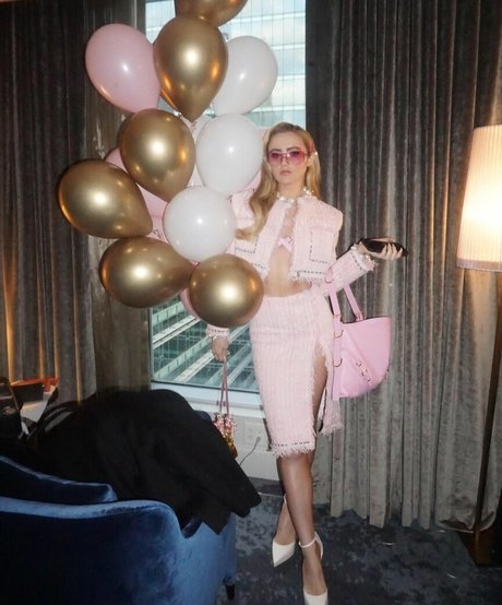 Kathryn Newton exclusive star image