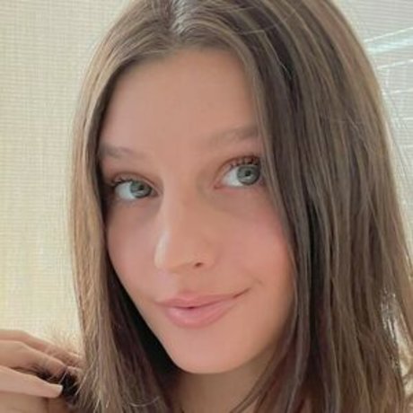 Notashamiller hot actress pics