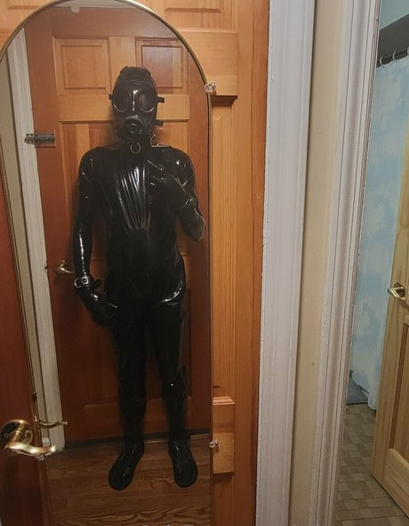 sir latexman model sexy pictures