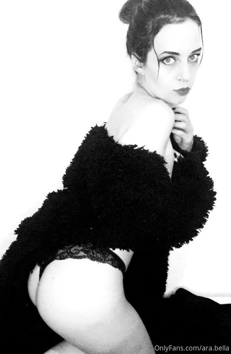 ara bella model top images