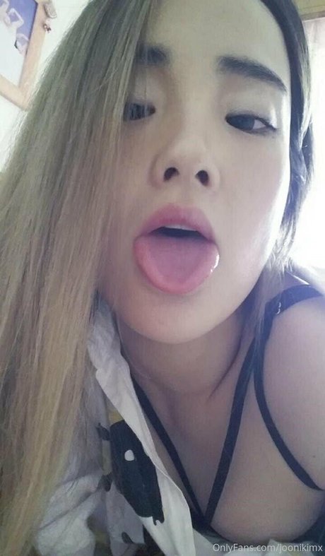 tiny asian onlyfans erotic images
