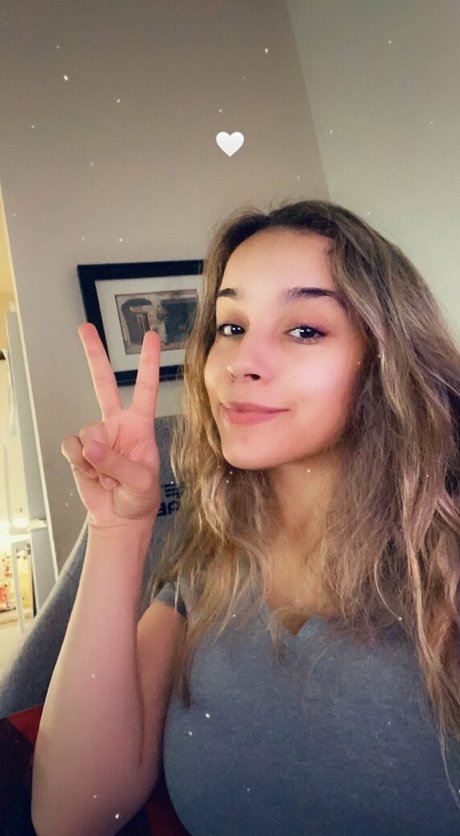 young onlyfans hot nude img