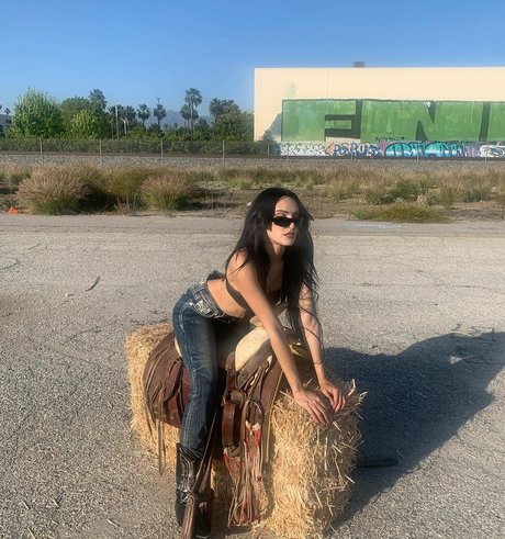 sadsamo nudes model photos