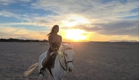 Pocula model nudes photo