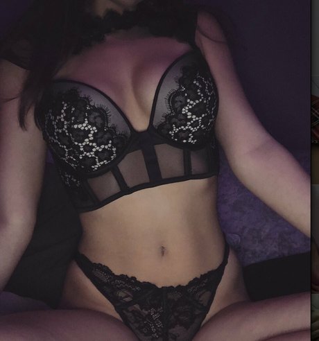 britishamianna sexy actress pics