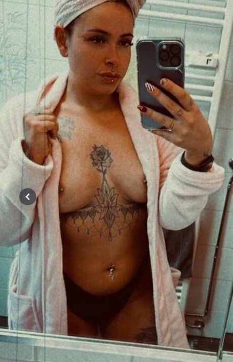 Mandygriffen pornstar erotic pictures