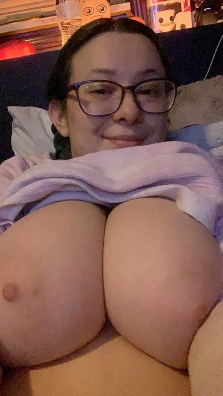 female popular onlyfans sexy nudes image