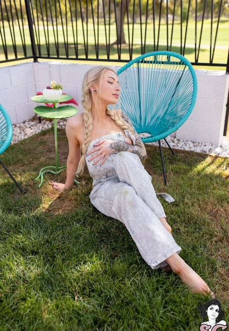 Ellie Suicide exclusive actress image