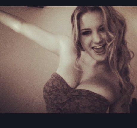 itssbriibitchh sexy star pics