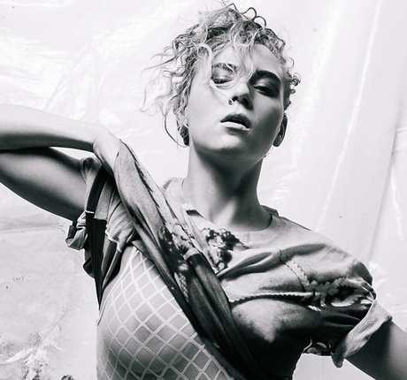 katcunning model adult images