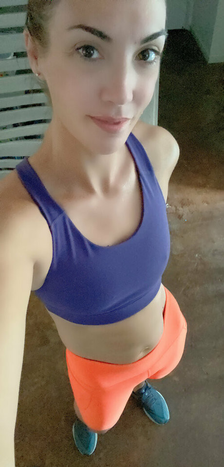 female popular onlyfans exclusive photos