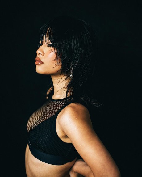 Yu Ling Wu art actress gallery