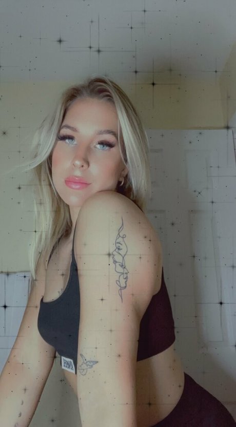 nicoleafterdark naked model images