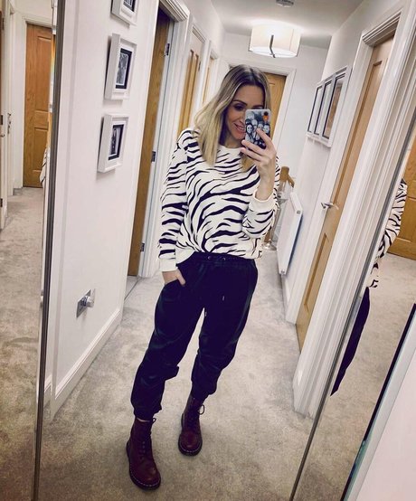 Lucy Jo Hudson hot star pictures