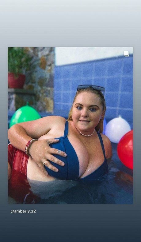 Amberly model high quality photo