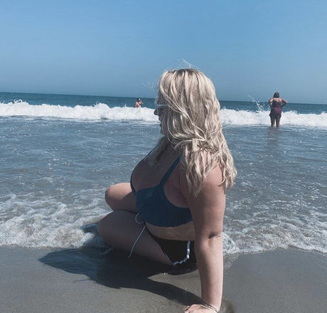 female popular onlyfans free sexy pictures