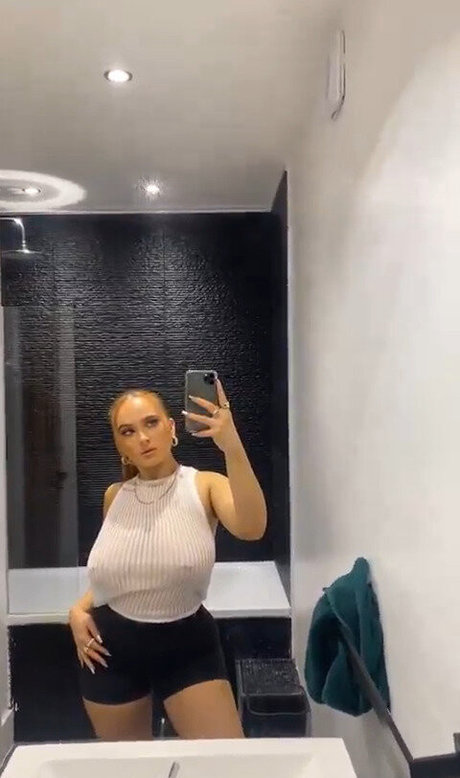 Laura Svensson pornstar nudes photo