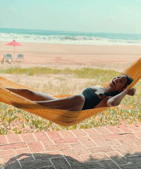 female influencer onlyfans free naked pic