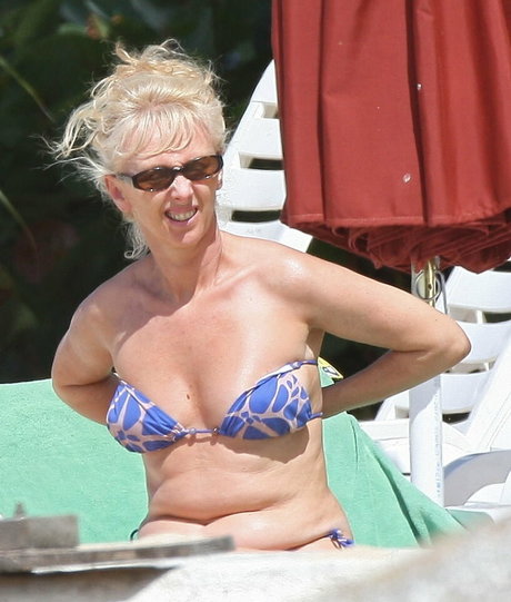 Debbie McGee sex star photo